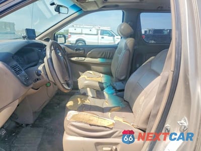 Zdjęcie 7 z 13 samochodu: 2000 TOYOTA SIENNA XLE VIN:4T3ZF13C1YU180419 - miniatura