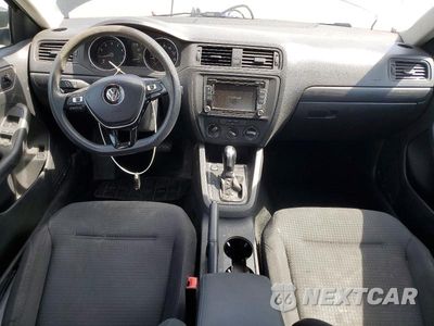 Zdjęcie 8 z 12 samochodu: 2015 VOLKSWAGEN JETTA VIN:3VW2K7AJ7FM266010 - miniatura