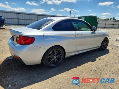 Trzecie zdjęcie samochodu z tyłu: 2016 BMW M235I VIN:WBA1J7C54GV360562 - miniatura