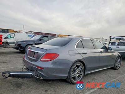 Trzecie zdjęcie samochodu z tyłu: 2018 MERCEDES-BENZ E 300 VIN:WDDZF4JB5JA453822 - miniatura