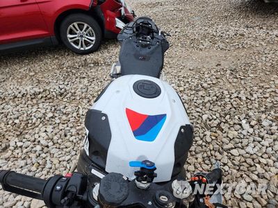 Piąte zdjęcie samochodu w środku: 2026 BMW S 1000 RR VIN:WB10P2300T6M41242 - miniatura