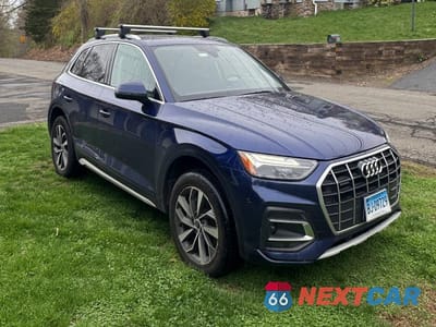 Czwarte zdjęcie samochodu z boku: 2021 AUDI Q5 PREMIUM VIN:WA1AAAFY5M2056668 - miniatura