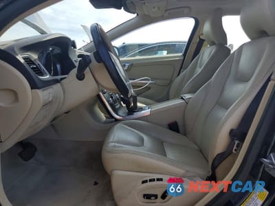 Zdjęcie 7 z 13 samochodu: 2015 VOLVO V60 PREMIER VIN:YV140MEK5F1221979 - miniatura