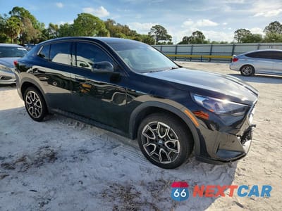Czwarte zdjęcie samochodu z boku: 2025 BMW X2 XDRIVE28I VIN:WBX63GM01S5221927 - miniatura