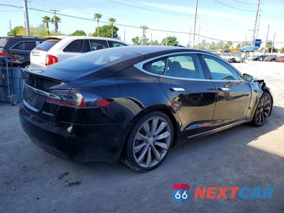 Trzecie zdjęcie samochodu z tyłu: 2018 TESLA MODEL S VIN:5YJSA1E22JF248811 - miniatura