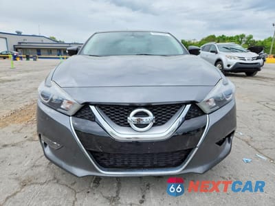 Piąte zdjęcie samochodu w środku: 2017 NISSAN MAXIMA 3.5 SL VIN:1N4AA6AP8HC408746 - miniatura