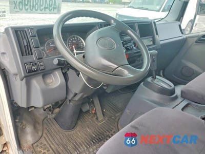 Zdjęcie 8 z 13 samochodu: 2015 ISUZU NQR REFRIGERATED BOX TRUCK VIN:JALE5W162F7901267 - miniatura