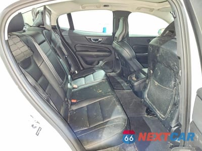 Zdjęcie 10 z 12 samochodu: 2020 VOLVO S60 T6 MOMENTUM VIN:7JRA22TK7LG042069 - miniatura