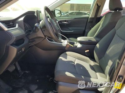Zdjęcie 7 z 13 samochodu: 2019 TOYOTA RAV4 XLE VIN:JTMP1RFV2KD011760 - miniatura