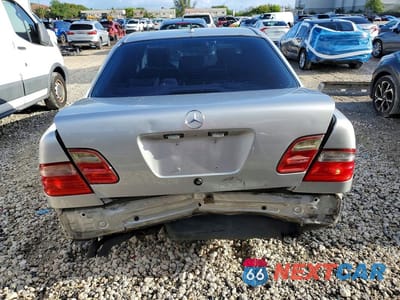 Zdjęcie 6 z 12 samochodu: 2001 MERCEDES-BENZ E 320 VIN:WDBJF65J01B376516 - miniatura