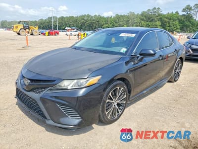 2018 TOYOTA CAMRY SE 4T1B11HK7JU578586 - główne zdjęcie licytacji z USA - miniatura