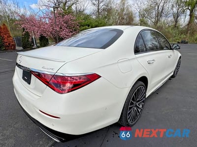 Trzecie zdjęcie samochodu z tyłu: 2023 MERCEDES-BENZ S 580 4MATIC VIN:W1K6G7GB7PA182621 - miniatura