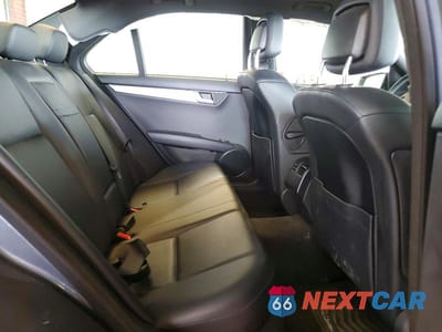Zdjęcie 10 z 12 samochodu: 2013 MERCEDES-BENZ C 250 VIN:WDDGF4HB6DA757615 - miniatura