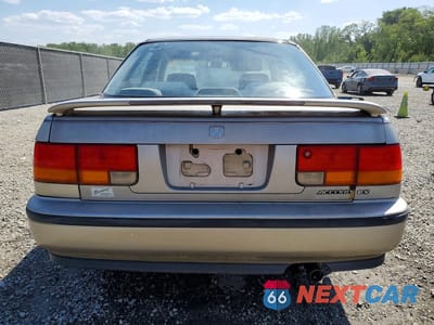 Zdjęcie 6 z 12 samochodu: 1992 HONDA ACCORD EX VIN:1HGCB7678NA008323 - miniatura
