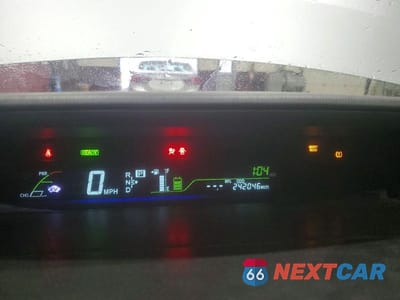 Zdjęcie 9 z 13 samochodu: 2012 TOYOTA PRIUS V TWO VIN:JTDZN3EU5C3166250 - miniatura