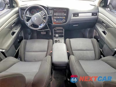 Zdjęcie 8 z 14 samochodu: 2016 MITSUBISHI OUTLANDER ES VIN:JA4AD2A38GZ003435 - miniatura
