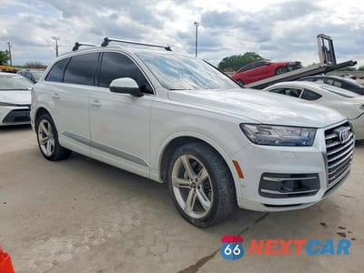 Czwarte zdjęcie samochodu z boku: 2019 AUDI Q7 PRESTIGE VIN:WA1VAAF79KD012375 - miniatura