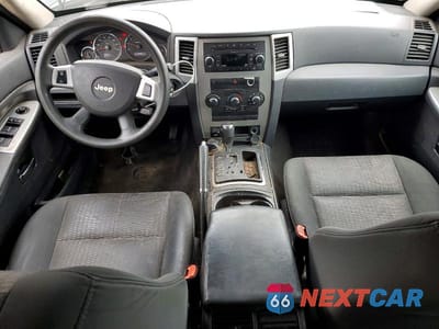 Zdjęcie 8 z 12 samochodu: 2009 JEEP GRAND CHEROKEE LAREDO VIN:1J8GR48K89C514393 - miniatura