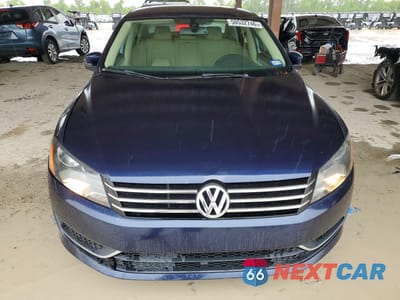 Piąte zdjęcie samochodu w środku: 2013 VOLKSWAGEN PASSAT SE VIN:1VWBN7A37DC060483 - miniatura