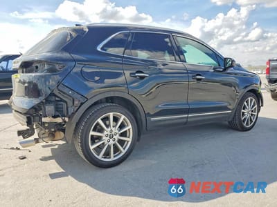 Trzecie zdjęcie samochodu z tyłu: 2019 LINCOLN MKC RESERVE VIN:5LMCJ3C96KUL38870 - miniatura