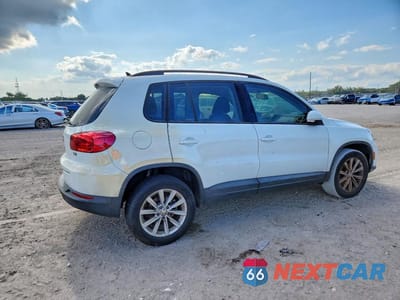 Trzecie zdjęcie samochodu z tyłu: 2017 VOLKSWAGEN TIGUAN S VIN:WVGAV7AX7HK046978 - miniatura