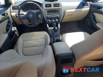 Zdjęcie 8 z 12 samochodu: 2012 VOLKSWAGEN JETTA SE VIN:3VWBP7AJ4CM317492 - miniatura
