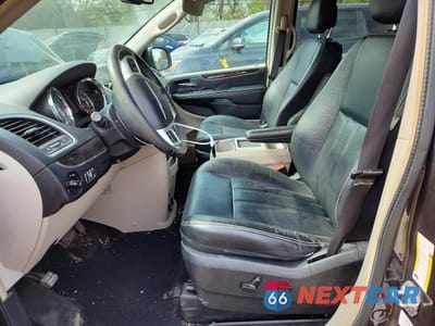 Zdjęcie 7 z 13 samochodu: 2016 CHRYSLER TOWN & COUNTRY VIN:2C4RC1BGXGR173362 - miniatura