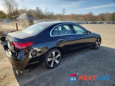 Trzecie zdjęcie samochodu z tyłu: 2022 MERCEDES-BENZ C 300 4MATIC VIN:W1KAF4HB2NR035776 - miniatura