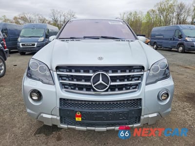 Piąte zdjęcie samochodu w środku: 2010 MERCEDES-BENZ ML 550 4MATIC VIN:4JGBB7CB7AA587779 - miniatura