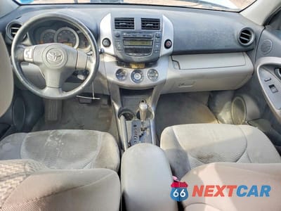 Zdjęcie 8 z 13 samochodu: 2008 TOYOTA RAV4 LIMITED VIN:JTMBD31V486058792 - miniatura