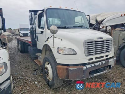 Czwarte zdjęcie samochodu z boku: 2017 FREIGHTLINER M2 106 MEDIUM DUTY VIN:1FVHCYCYXHHHZ3886 - miniatura