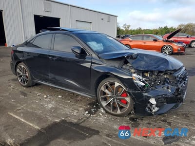 Czwarte zdjęcie samochodu z boku: 2023 AUDI S3 PREMIUM PLUS VIN:WAUH3DGY9PA116084 - miniatura