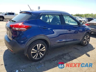 Trzecie zdjęcie samochodu z tyłu: 2018 NISSAN KICKS SV VIN:3N1CP5CU2JL542485 - miniatura