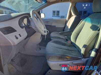 Zdjęcie 7 z 13 samochodu: 2013 TOYOTA SIENNA L 7-PASSENGER VIN:5TDZK3DC7DS372641 - miniatura