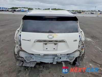 Zdjęcie 6 z 13 samochodu: 2017 TOYOTA PRIUS C ONE VIN:JTDKDTB3XH1598545 - miniatura