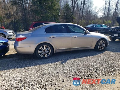 Trzecie zdjęcie samochodu z tyłu: 2011 HYUNDAI GENESIS 4.6L V8 VIN:KMHGC4DF0BU125910 - miniatura