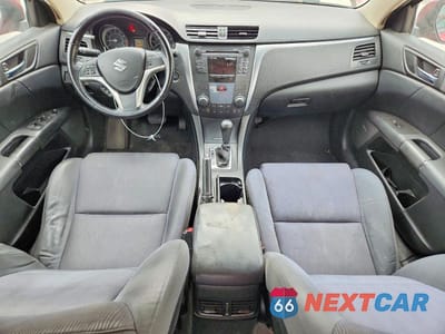 Zdjęcie 8 z 12 samochodu: 2012 SUZUKI KIZASHI SPORT GTS VIN:JS2RF9A67C6100035 - miniatura