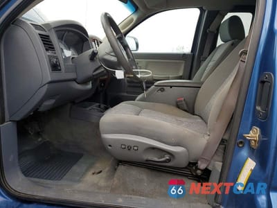 Zdjęcie 7 z 12 samochodu: 2005 DODGE DAKOTA SLT VIN:1D7HW42N55S150043 - miniatura