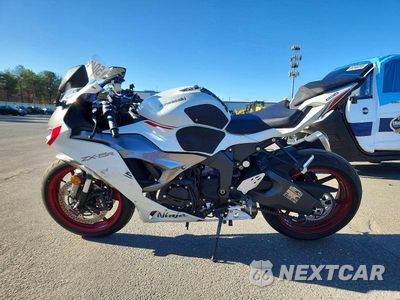 Trzecie zdjęcie samochodu z tyłu: 2025 KAWASAKI ZX636 K VIN:JKBZXJJ16SA025536 - miniatura