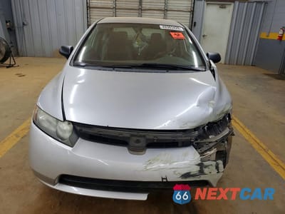 Piąte zdjęcie samochodu w środku: 2006 HONDA CIVIC LX VIN:1HGFA165X6L043561 - miniatura