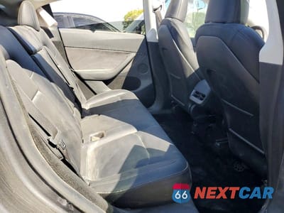 Zdjęcie 10 z 12 samochodu: 2023 TESLA MODEL Y VIN:7SAYGDEE3PF696667 - miniatura