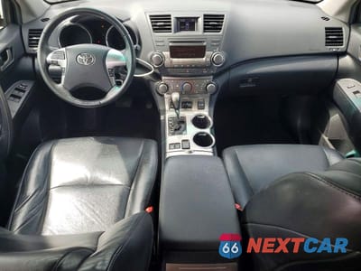 Zdjęcie 8 z 13 samochodu: 2011 TOYOTA HIGHLANDER SE VIN:5TDBK3EH7BS077791 - miniatura