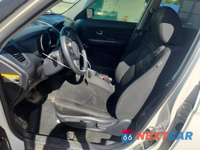 Zdjęcie 7 z 13 samochodu: 2012 KIA SOUL + VIN:KNDJT2A68C7471237 - miniatura