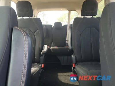 Zdjęcie 10 z 13 samochodu: 2019 CHRYSLER PACIFICA LX VIN:2C4RC1CGXKR701019 - miniatura