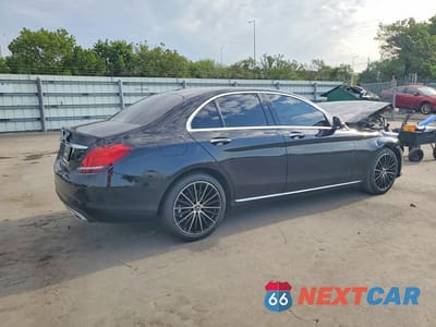 Trzecie zdjęcie samochodu z tyłu: 2021 MERCEDES-BENZ C 300 VIN:W1KWF8DBXMR612197 - miniatura