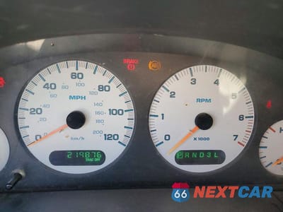 Zdjęcie 9 z 13 samochodu: 2001 DODGE GRAND CARAVAN EX VIN:2B8GP74L11R344446 - miniatura