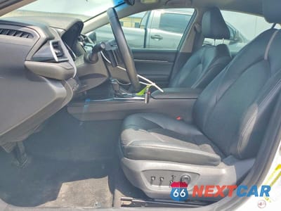 Zdjęcie 7 z 12 samochodu: 2018 TOYOTA CAMRY XSE VIN:4T1B61HK3JU644732 - miniatura