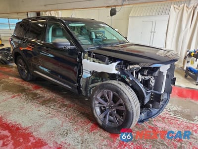 Czwarte zdjęcie samochodu z boku: 2025 FORD EXPLORER ACTIVE VIN:1FMUK8DH8SGA76923 - miniatura