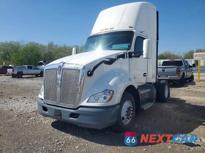 Drugie zdjęcie samochodu z przodu: 2016 KENWORTH T680 SEMI TRUCK VIN:1XKYA48X2GJ124840 - miniatura