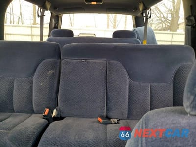 Zdjęcie 10 z 13 samochodu: 1998 CHEVROLET SUBURBAN C1500 VIN:1GNEC16R5WJ361307 - miniatura